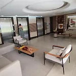 Encanto Nas Alturas: Acomode-Se No Elegante Edificio Arnoldo Werner Em Balneario Camboriu