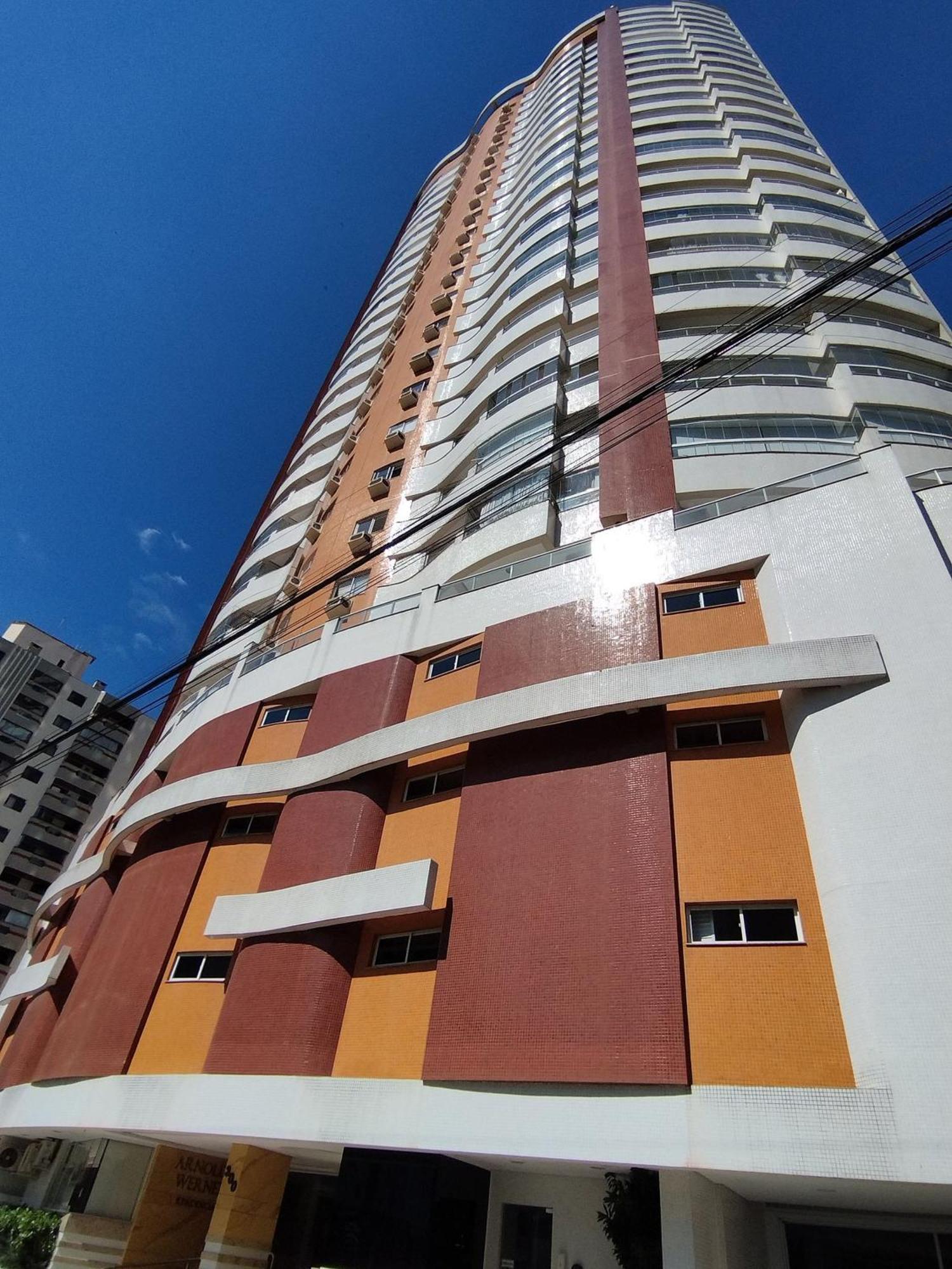 Encanto Nas Alturas: Acomode-se No Elegante Edificio Arnoldo Werner Em Balneario Camboriu