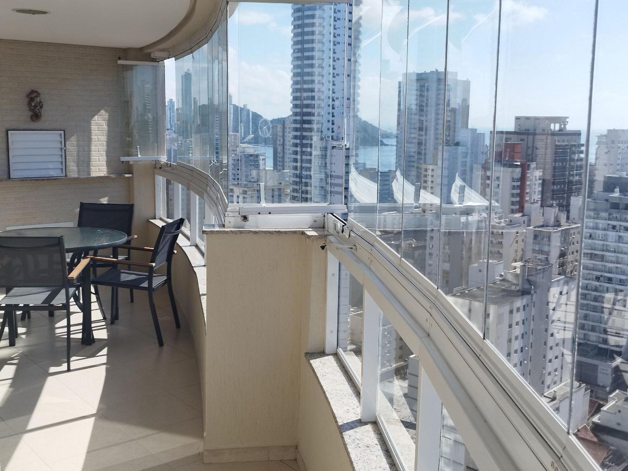 Encanto Nas Alturas: Acomode-se No Elegante Edificio Arnoldo Werner Em * Balneario Camboriu