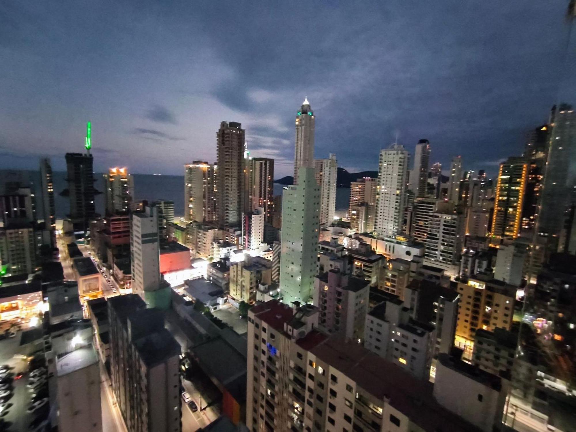 Encanto Nas Alturas: Acomode-se No Elegante Edificio Arnoldo Werner Em